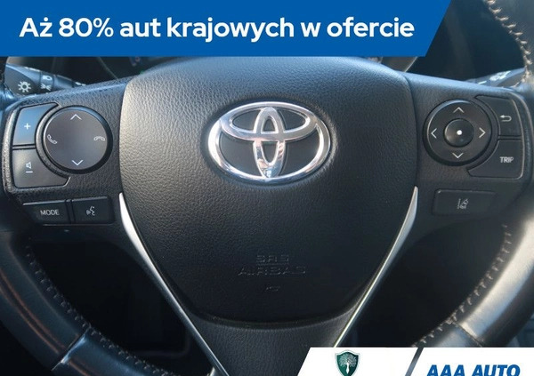 Toyota Auris cena 72000 przebieg: 71143, rok produkcji 2017 z Łobżenica małe 254